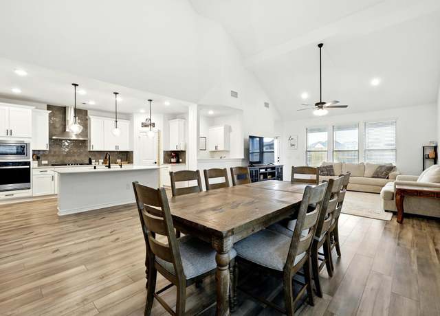 Property at 15727 Rosemary Hill Ln, Conroe, TX 77302, 5 beds, 3.5 baths