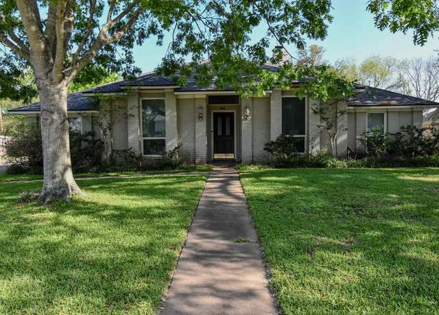 Property at 60 Wedgewood Ct, Lake Jackson, TX 77566, 4 beds, 3 baths