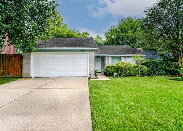 Property at 2709 Northern Dr, League City, TX 77573, 2 beds, 2 baths