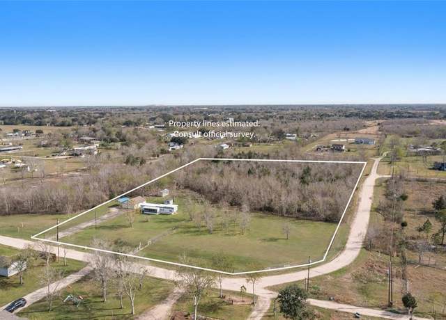 Property at 2993 Schroeder Ln, Alvin, TX 77511, 3 beds, 2 baths
