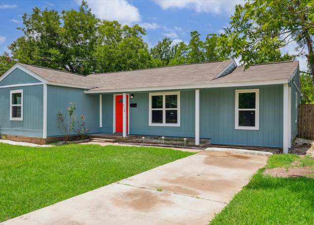 Property at 210 Laurel St, Lake Jackson, TX 77566, 4 beds, 2 baths