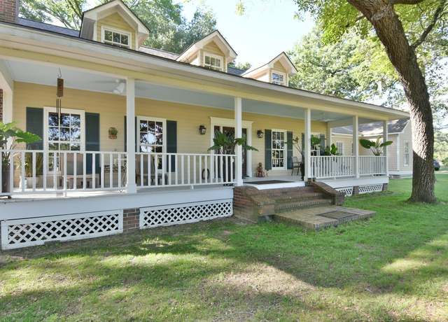 Property at 1263 Weishuhn Rd, New Ulm, TX 78950, 5 beds, 3 baths