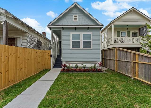Property at 3513 Ursuline St, Galveston, TX 77550, 3 beds, 4 baths