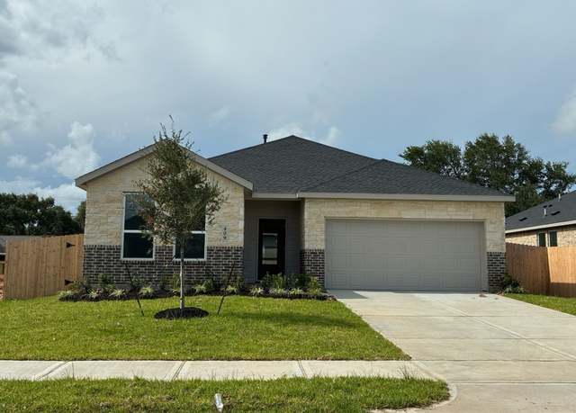 Property at 409 Robin St, Angleton, TX 77515, 3 beds, 2 baths