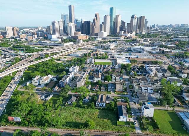 Property at 1102 Bingham St, Houston, TX 77007
