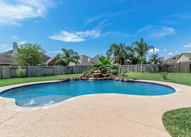 Property at 855 Booth Bay Ct, League City, TX 77573, 4 beds, 3 baths