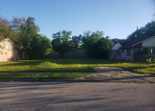 Property at 2823 Wuthering Heights Dr, Houston, TX 77045