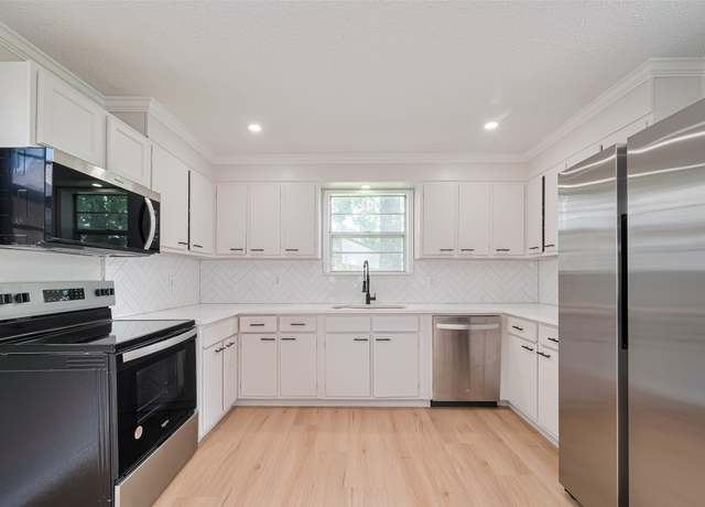Property at 21007 Flying Cloud Trl, Crosby, TX 77532, 3 beds, 2 baths