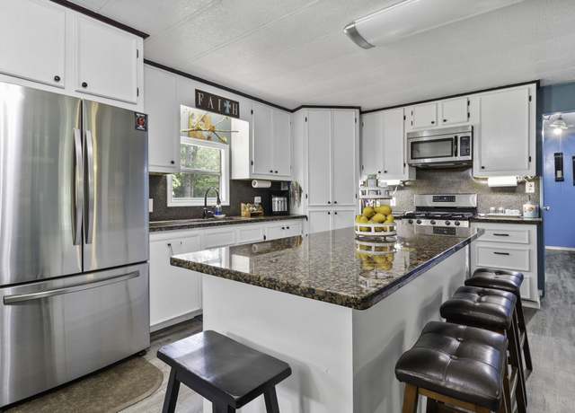 Property at 178 Inwood Dr, Livingston, TX 77351, 4 beds, 2 baths