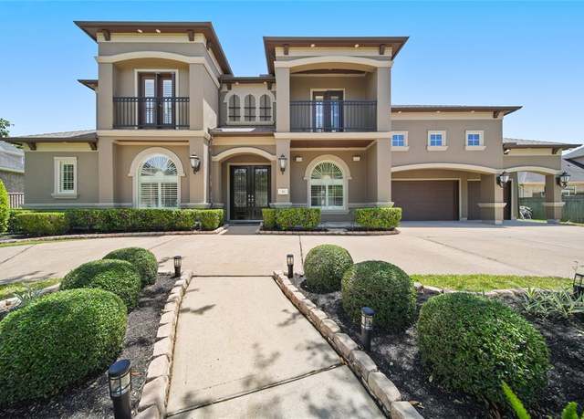 Property at 26 Little Rise Dr, Missouri City, TX 77459, 6 beds, 5 baths