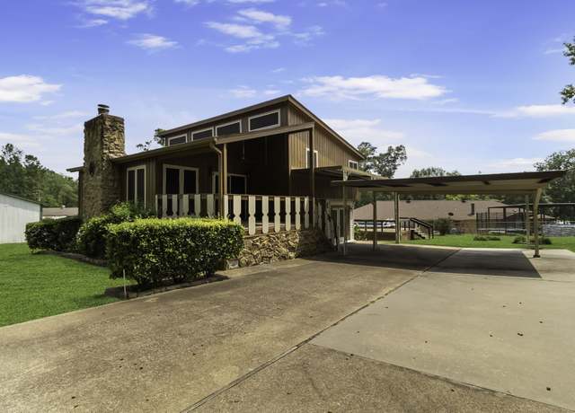 Property at 161 Swallow St, Livingston, TX 77351, 3 beds, 2 baths