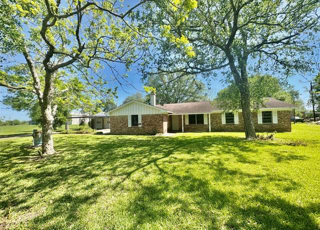 Property at 15903 Hickory Dr, Alvin, TX 77511, 3 beds, 2 baths