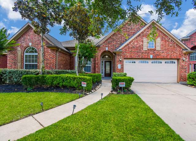Property at 6706 Oakman Ln, Sugar Land, TX 77479, 3 beds, 2 baths