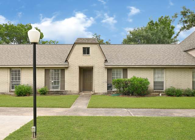 Property at 7162 Crownwest St #7162, Houston, TX 77072, 3 beds, 2 baths