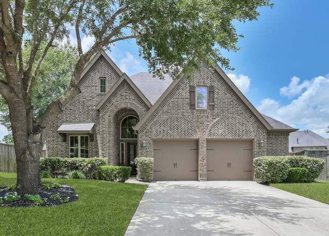 Property at 111 Pinnacle Ridge Ct, Montgomery, TX 77316, 4 beds, 3.5 baths
