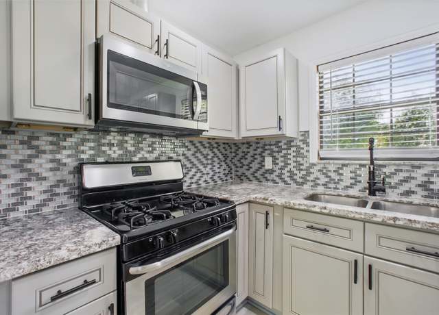 Property at 3221 Texas Ave, Texas City, TX 77590, 3 beds, 2 baths