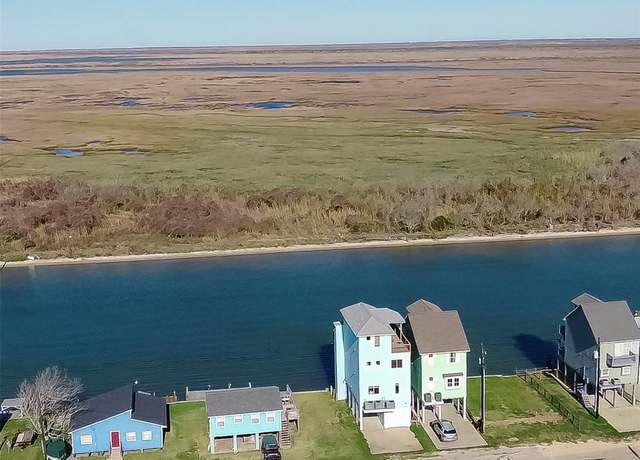 Property at 2928 Fm-2031, Matagorda, TX 77457, 3 beds, 3.5 baths