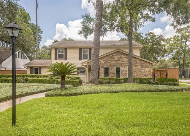 Property at 10119 Lynbrook Hollow St, Houston, TX 77042, 4 beds, 3 baths