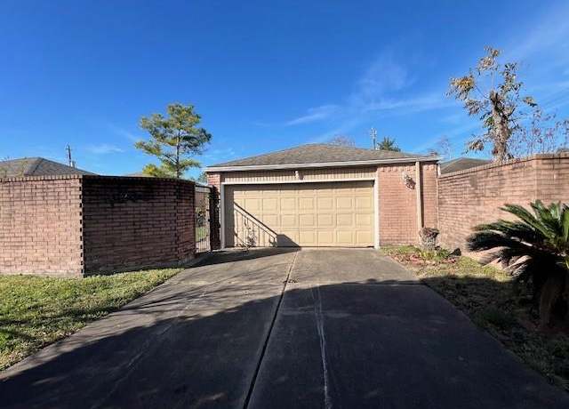 Property at 9206 Beringwood Dr, Houston, TX 77083, 3 beds, 2.5 baths