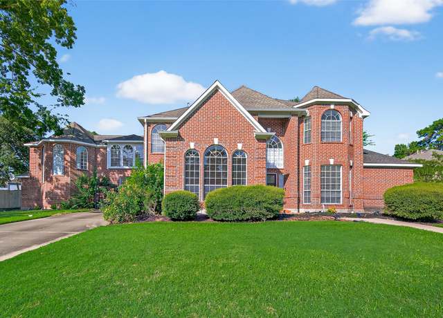 Property at 18119 Hampton Oak Dr, Spring, TX 77379, 5 beds, 4.5 baths