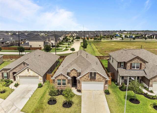 Property at 121 Sun Ray Creek Dr, Katy, TX 77493, 4 beds, 3 baths