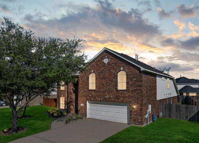 Property at 2304 Megellan Point Ln, Pearland, TX 77584, 5 beds, 3.5 baths