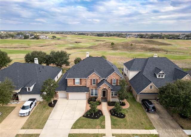 Property at 1016 Misty Trails Ln, League City, TX 77573, 5 beds, 3.5 baths