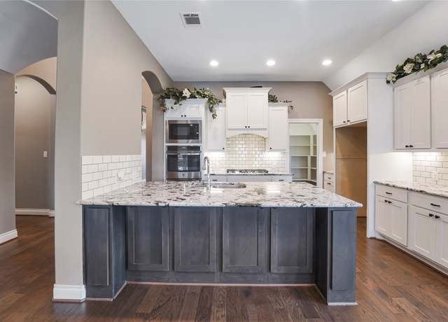 Property at 2321 Mayfield Trail Ct, League City, TX 77573, 4 beds, 3 baths