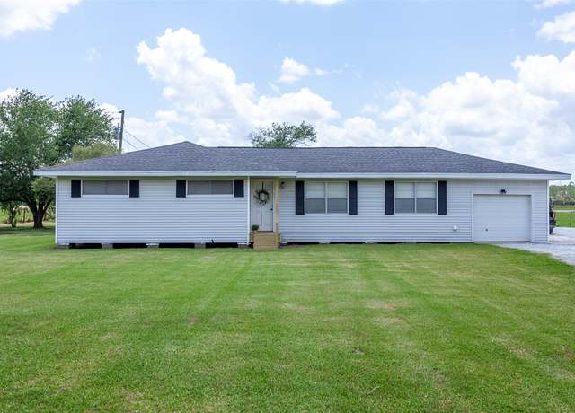 Property at 6975 N Highway 105, Vidor, TX 77662, 3 beds, 1.5 baths