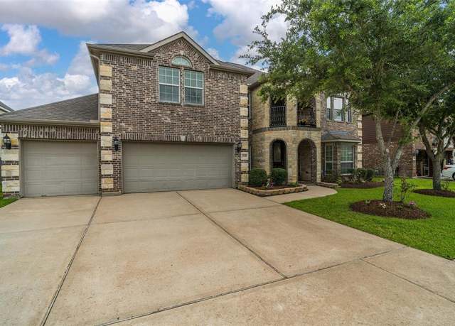 Property at 2106 Asbury Ct, Pearland, TX 77581, 5 beds, 4 baths