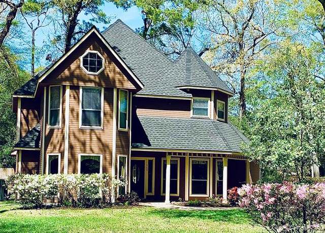 Property at 560 Beauregard Dr, Conroe, TX 77302, 4 beds, 2.5 baths