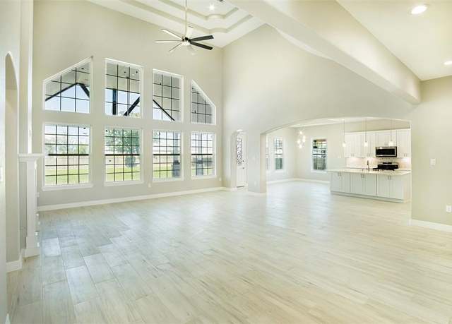 Property at 1714 Mackey Dr, Dickinson, TX 77539, 5 beds, 3.5 baths