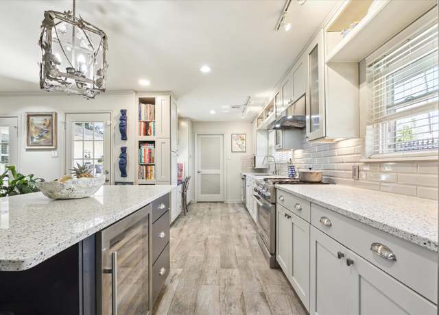 Property at 2011 Widdicomb Ct, Houston, TX 77008, 3 beds, 2 baths