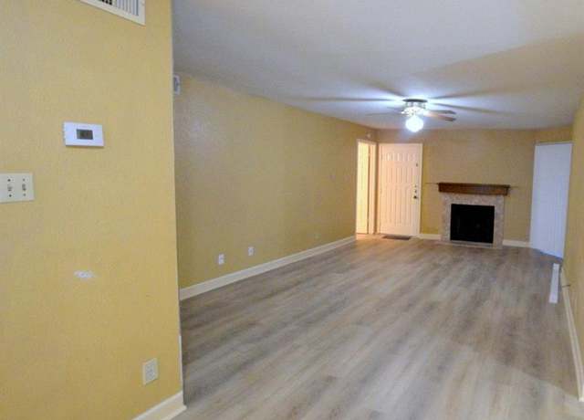 Property at 9700 Leawood Blvd #1002, Houston, TX 77099, 2 beds, 1 bath