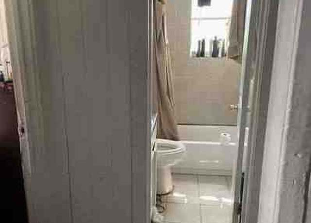 Property at 3902 Drew St, Houston, TX 77004, 4 beds, 2 baths