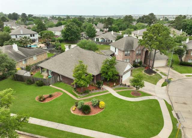 Property at 19403 Papago Ct, Tomball, TX 77377, 3 beds, 2 baths