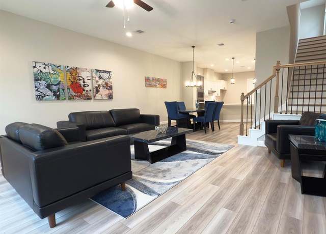 Property at 4307 B Dickson St, Houston, TX 77007, 3 beds, 2.5 baths