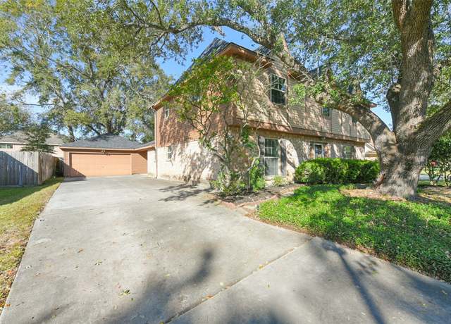 Property at 7719 12th Fairway Ln, Humble, TX 77346, 4 beds, 2.5 baths
