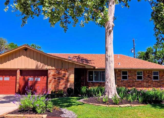 Property at 2527 Willowby Dr, Houston, TX 77008, 4 beds, 2.5 baths