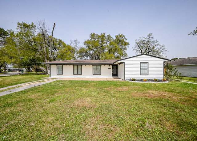 Property at 7471 Lakehurst Dr, Houston, TX 77087, 5 beds, 3 baths