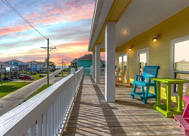 Property at 983 S Redfish, Crystal Beach, TX 77650, 3 beds, 2 baths