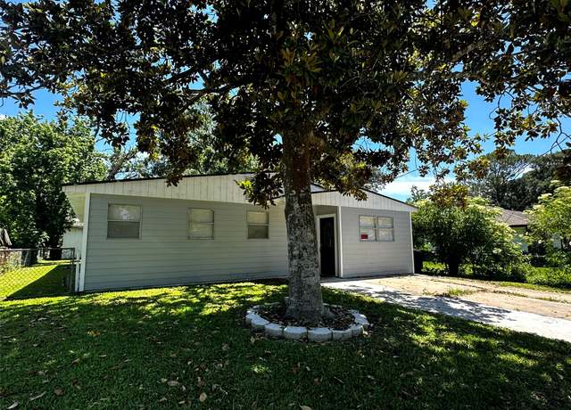 Property at 1023 W Snyder St, Alvin, TX 77511, 4 beds, 2 baths