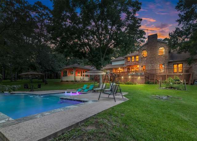 Property at 12034 Willowridge Cir, Conroe, TX 77304, 4 beds, 4 baths