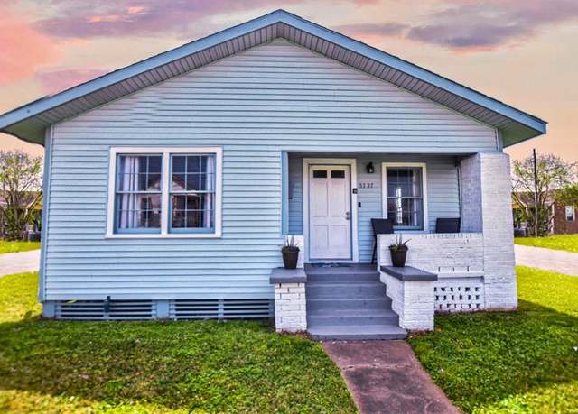 Property at 3727 Avenue L, Galveston, TX 77550, 2 beds, 1 bath