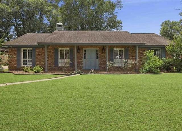 Property at 1135 Ivy Ln, Beaumont, TX 77706, 4 beds, 2.5 baths