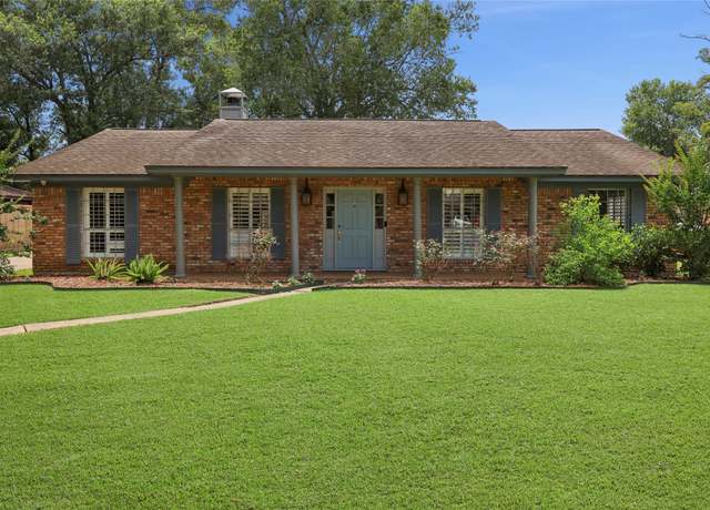 Property at 1135 Ivy Ln, Beaumont, TX 77706, 4 beds, 2.5 baths
