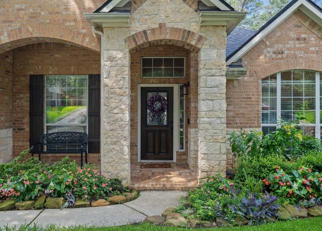 Property at 2504 N Yorkchase Ln, Conroe, TX 77304, 4 beds, 2.5 baths