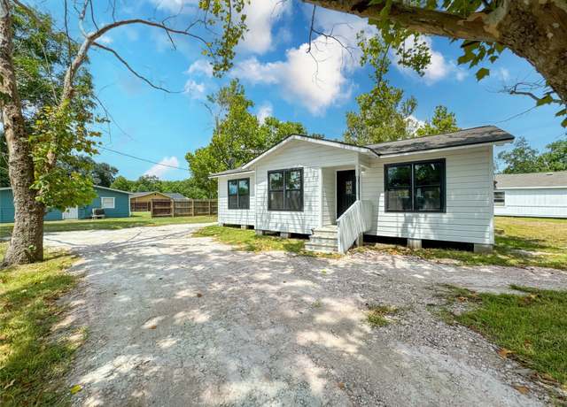 Property at 1170 County Road 284, Alvin, TX 77511, 3 beds, 1 bath