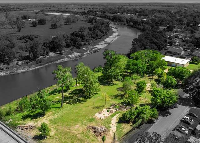 Property at 804 Robson St, Columbus, TX 78934, 1 bath