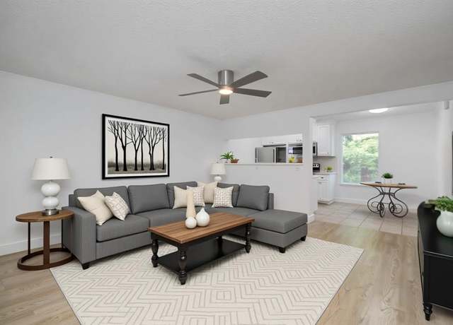 Property at 1527 Rutland St #3, Houston, TX 77008, 2 beds, 1 bath